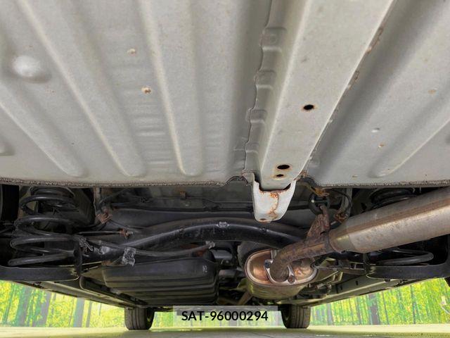 Toyota VOXY HYBRID 2019-04 6307232-18