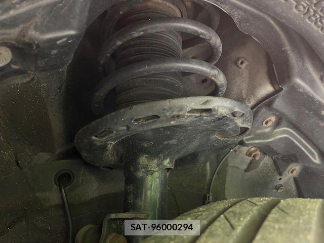 Toyota VOXY HYBRID 2019-04 6307232-19