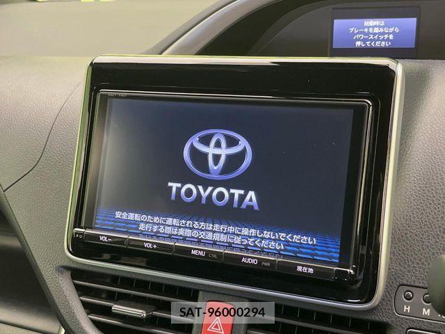 Toyota VOXY HYBRID 2019-04 6307232-4
