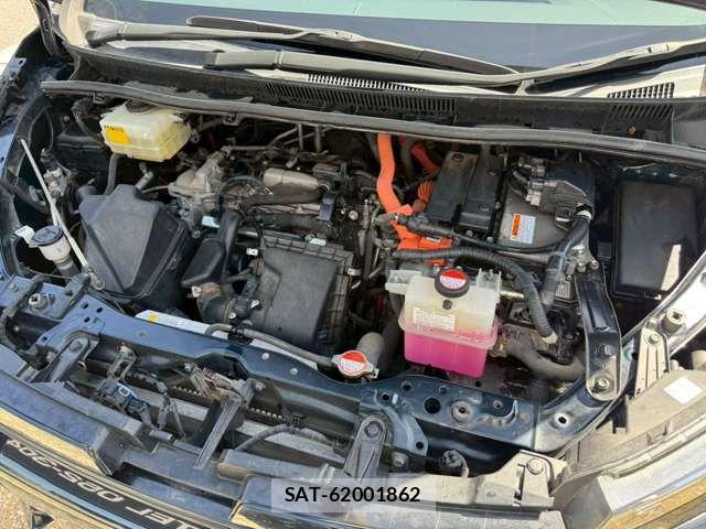 Toyota VOXY HYBRID 2016-01 6307236-12