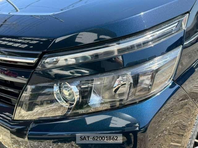 Toyota VOXY HYBRID 2016-01 6307236-13