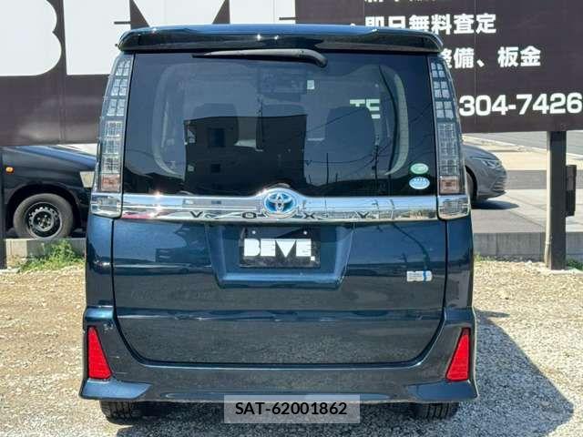Toyota VOXY HYBRID 2016-01 6307236-16