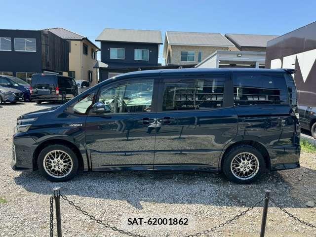 Toyota VOXY HYBRID 2016-01 6307236-18