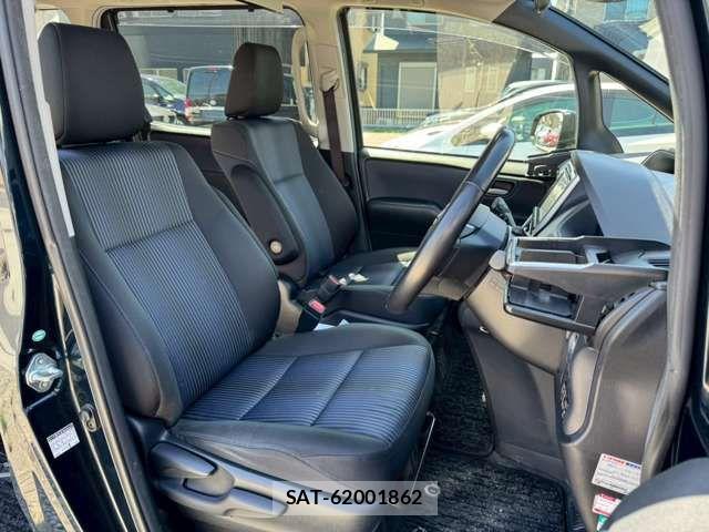 Toyota VOXY HYBRID 2016-01 6307236-8