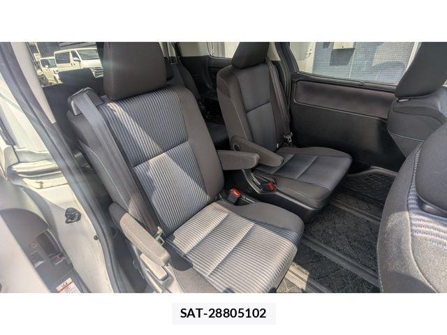 Toyota VOXY HYBRID 2016-01 6504791-11