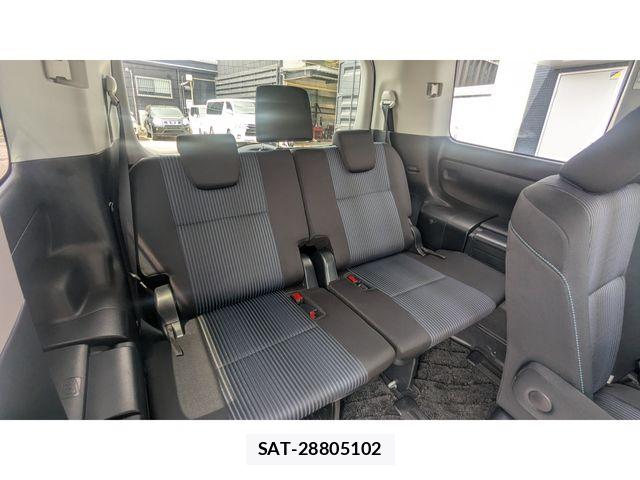 Toyota VOXY HYBRID 2016-01 6504791-12