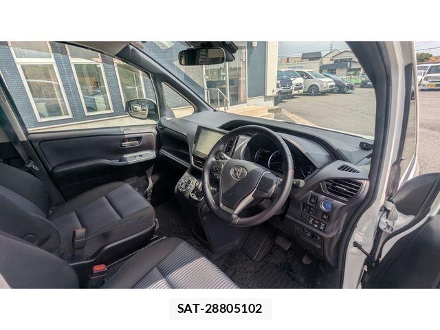 Toyota VOXY HYBRID 2016-01 6504791-15
