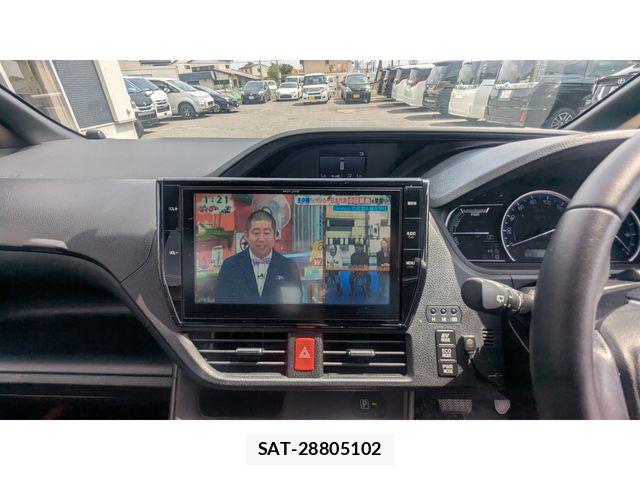 Toyota VOXY HYBRID 2016-01 6504791-22
