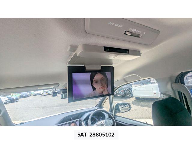 Toyota VOXY HYBRID 2016-01 6504791-26