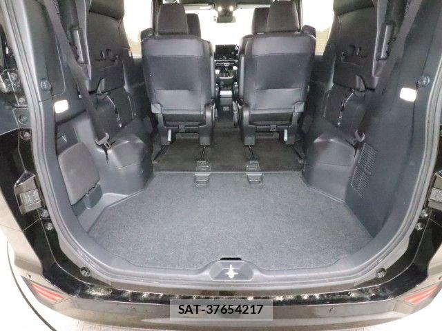 Toyota VOXY HYBRID 2022-04 6504771-12