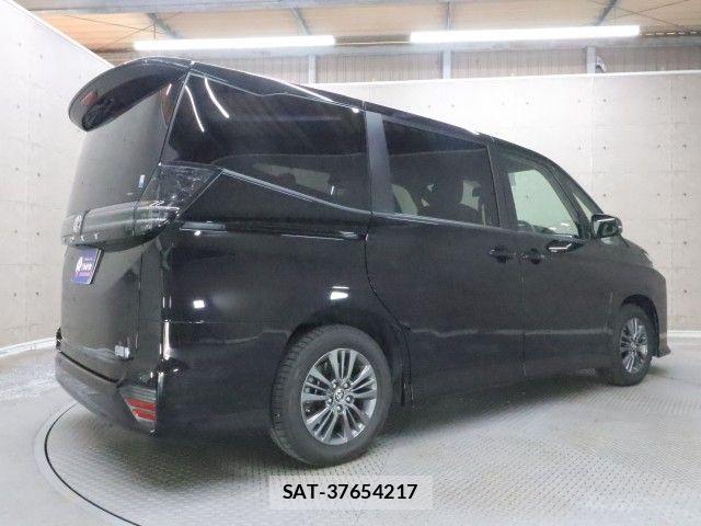 Toyota VOXY HYBRID 2022-04 6504771-1