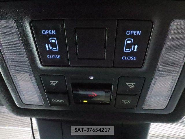 Toyota VOXY HYBRID 2022-04 6504771-22