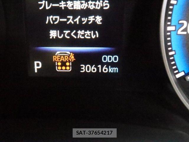 Toyota VOXY HYBRID 2022-04 6504771-28