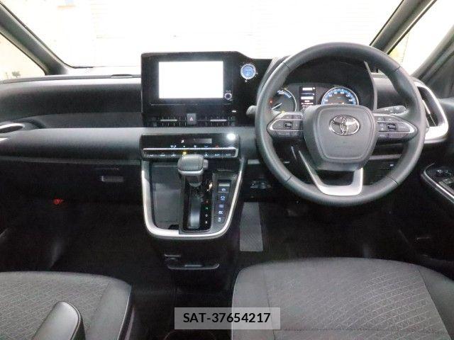 Toyota VOXY HYBRID 2022-04 6504771-2