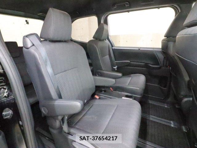 Toyota VOXY HYBRID 2022-04 6504771-4