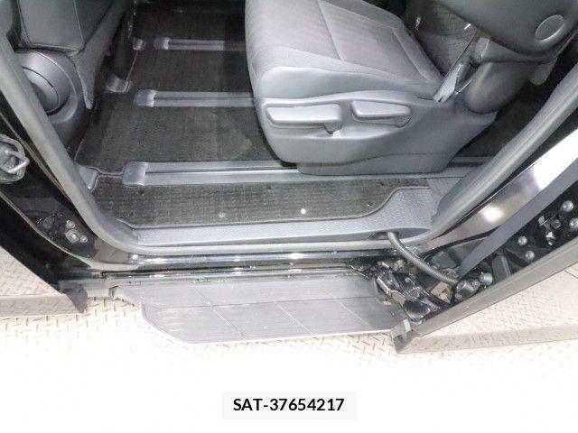 Toyota VOXY HYBRID 2022-04 6504771-8