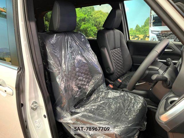 Toyota VOXY HYBRID 2026-03 6504740-9