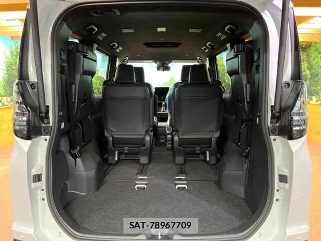 Toyota VOXY HYBRID 2026-03 6504740-11