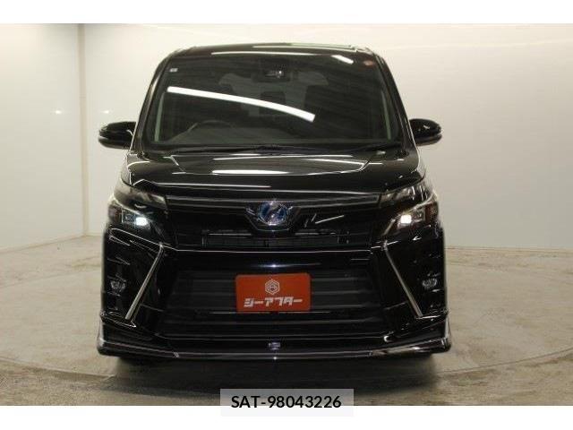 Toyota VOXY HYBRID 2017-09 6504781-1