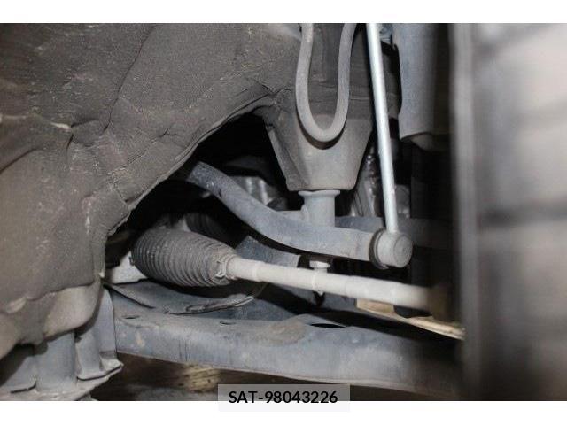 Toyota VOXY HYBRID 2017-09 6504781-19