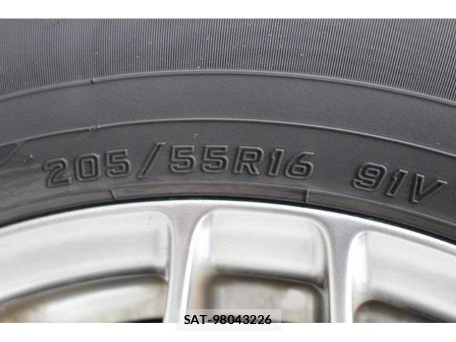Toyota VOXY HYBRID 2017-09 6504781-22