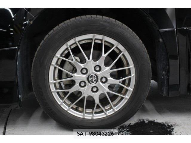 Toyota VOXY HYBRID 2017-09 6504781-24