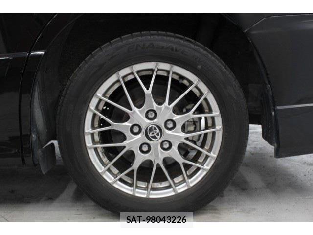 Toyota VOXY HYBRID 2017-09 6504781-25