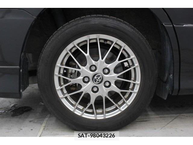 Toyota VOXY HYBRID 2017-09 6504781-26