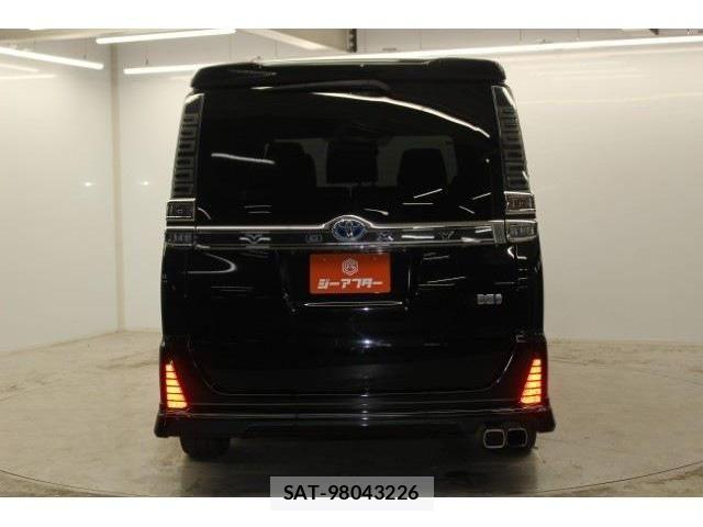 Toyota VOXY HYBRID 2017-09 6504781-5