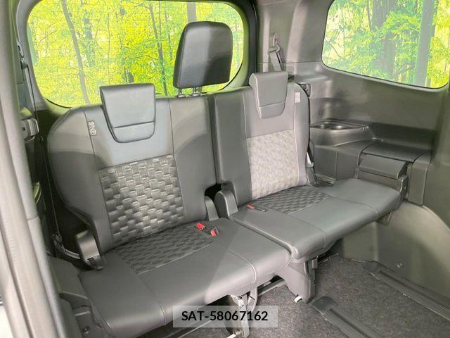 Toyota VOXY HYBRID 2026-01 6547356-9