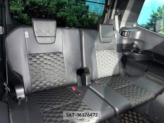 Toyota VOXY HYBRID 2024-09 6547378-9