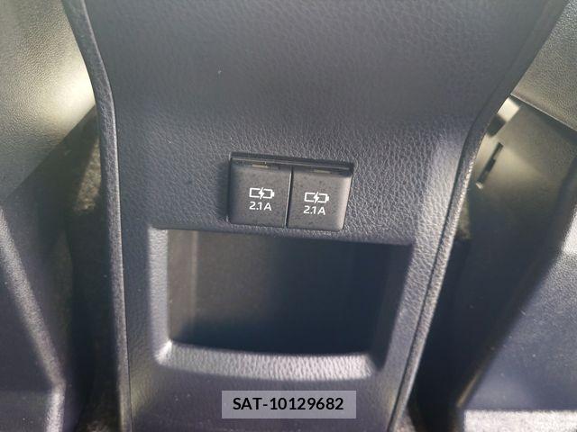 Toyota VOXY HYBRID 2018-06 6547396-21