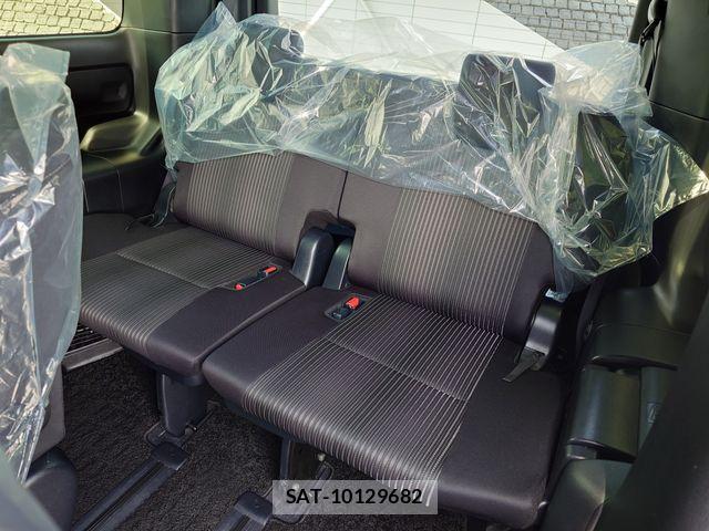 Toyota VOXY HYBRID 2018-06 6547396-23