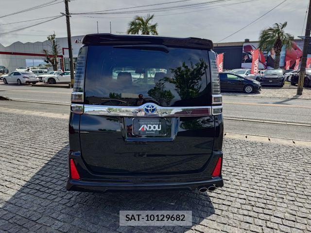 Toyota VOXY HYBRID 2018-06 6547396-6