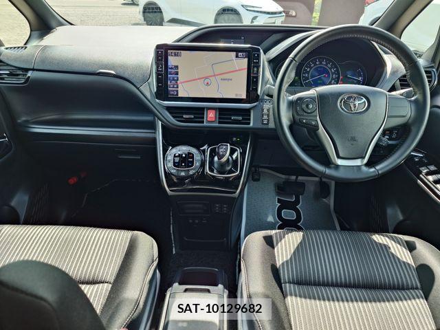 Toyota VOXY HYBRID 2018-06 6547396-8