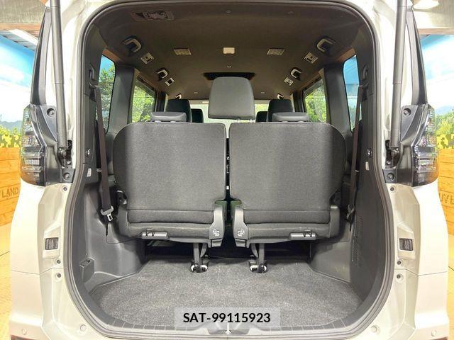 Toyota VOXY HYBRID 2022-11 6615628-9