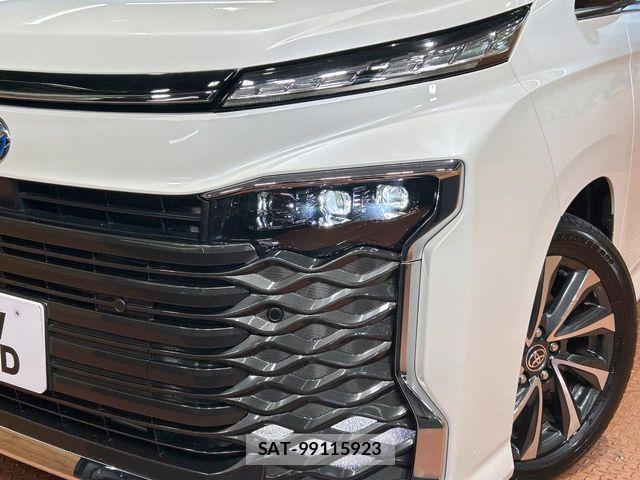 Toyota VOXY HYBRID 2022-11 6615628-11