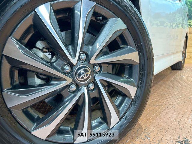 Toyota VOXY HYBRID 2022-11 6615628-12