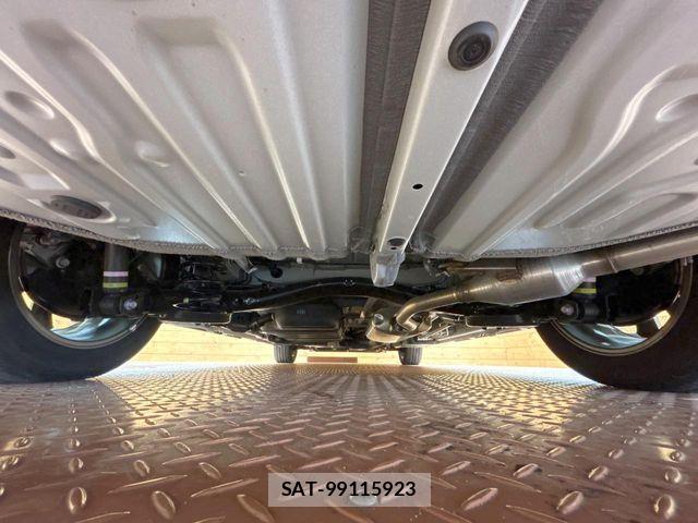 Toyota VOXY HYBRID 2022-11 6615628-18