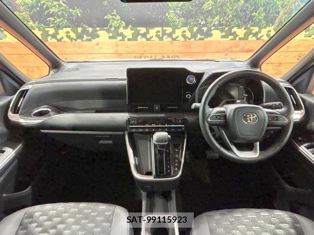 Toyota VOXY HYBRID 2022-11 6615628-1