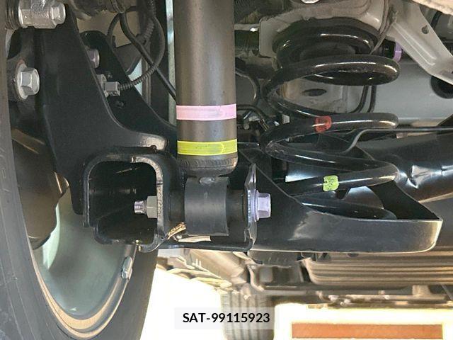 Toyota VOXY HYBRID 2022-11 6615628-19