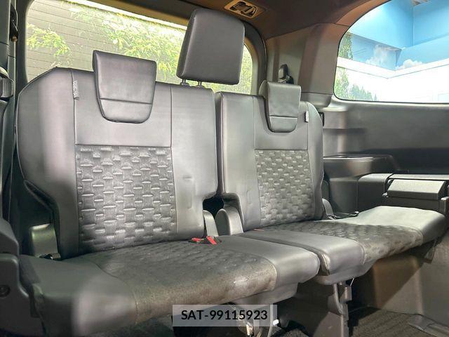 Toyota VOXY HYBRID 2022-11 6615628-8