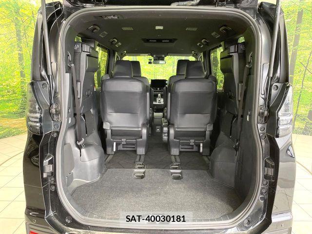 Toyota VOXY HYBRID 2023-06 6615639-9