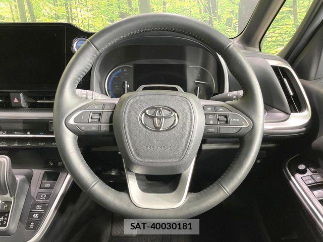 Toyota VOXY HYBRID 2023-06 6615639-10