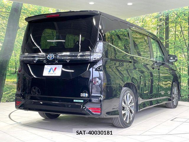 Toyota VOXY HYBRID 2023-06 6615639-16