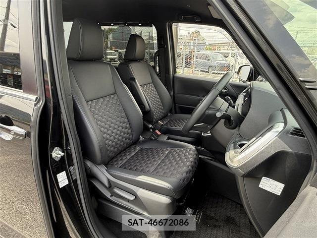 Toyota VOXY HYBRID 2023-09 6615643-13