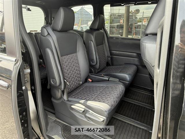 Toyota VOXY HYBRID 2023-09 6615643-14