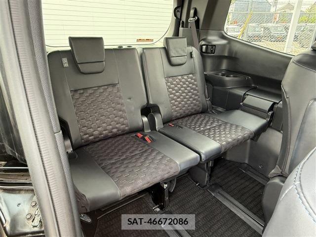 Toyota VOXY HYBRID 2023-09 6615643-15