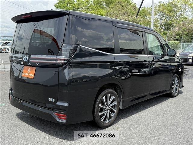 Toyota VOXY HYBRID 2023-09 6615643-21