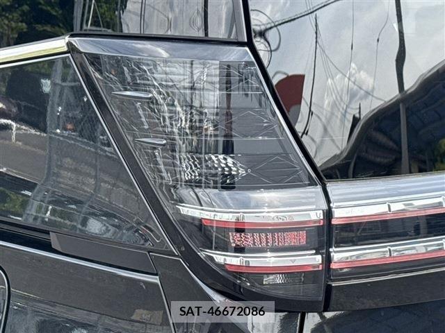 Toyota VOXY HYBRID 2023-09 6615643-27